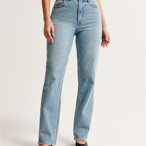 Curve Love Ultra High Rise 90s Straight Jean - Light Blue